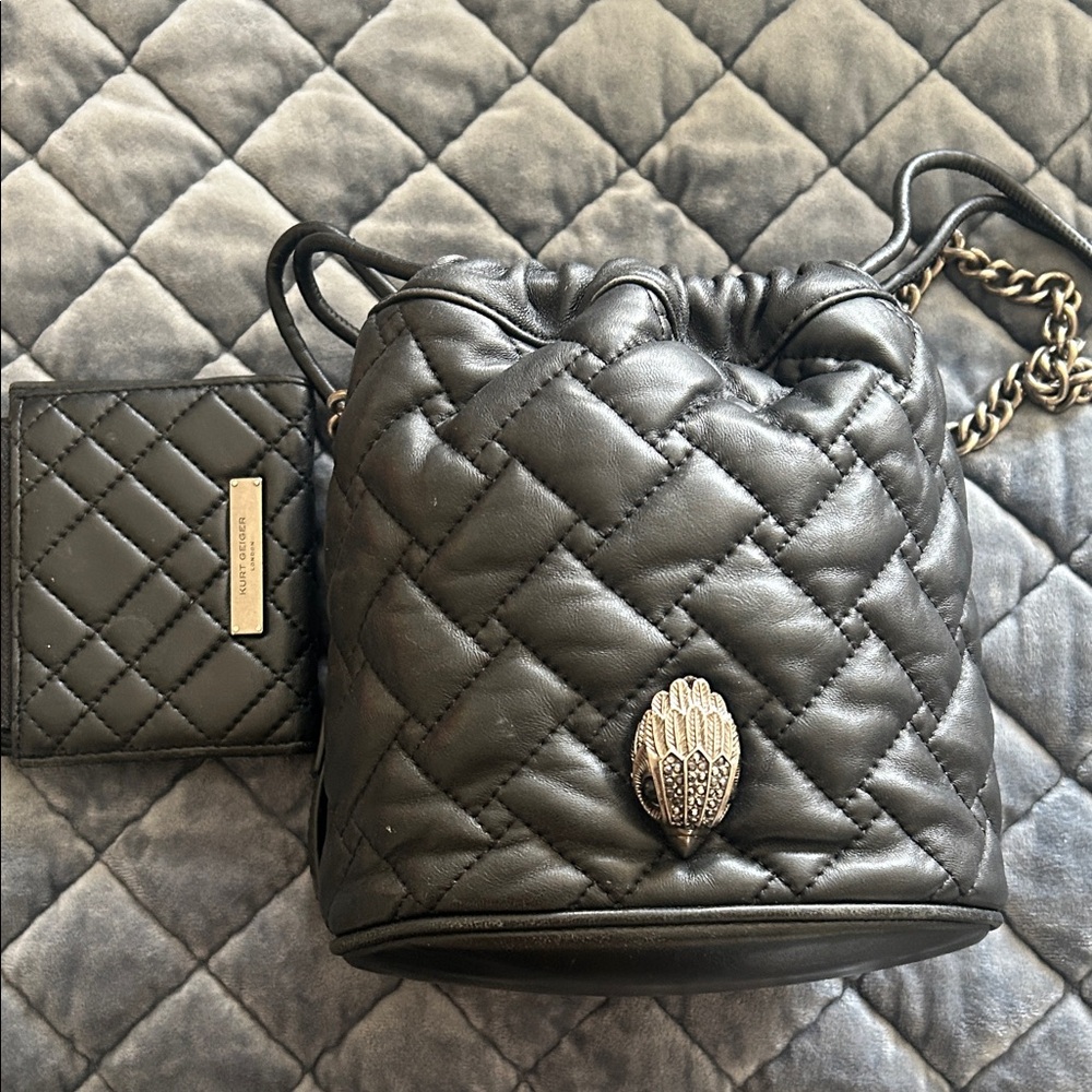 Kurt Geiger Black Quilted Mini Bag
6x6 in measurement